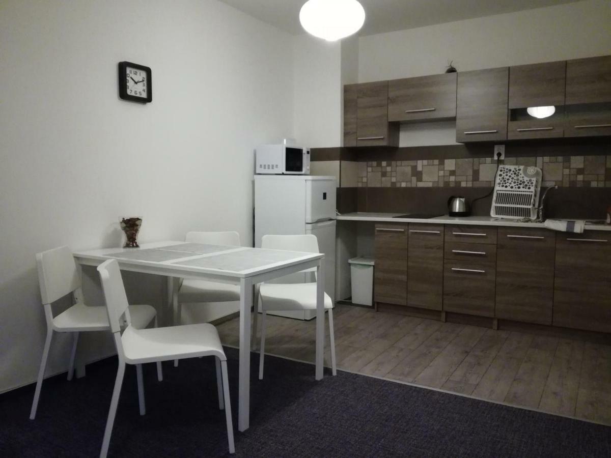 Apartman Prefa Benesov nad Ploucnici Dış mekan fotoğraf